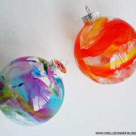 Crayon Melt Glass Ornaments DIY